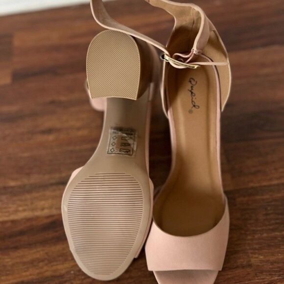 Women’s Qupid Banded Ankle Strap block Heel. - Picture 6 of 8